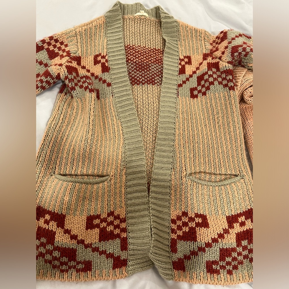 Sweaters - Picture 2 of 5